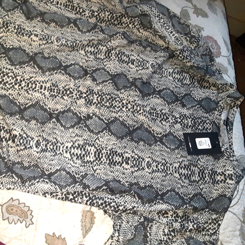 T shirt snakeskin